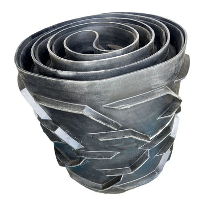 2106086 คอนเวอเรอร์เบลท์วัสดุ W195 W200 W205 W215 คอนเวอเรอร์เบลท์การปล่อย สําหรับชิ้นส่วนของเครื่องบดถนน