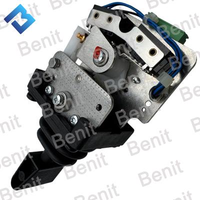 W50 Joystick Control Stick 24V Control Handle 194444 เครื่องสลับยกเข็มขัดขนส่งสําหรับชิ้นส่วนเครื่องบดถนน