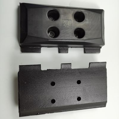 300 มิลลิเมตร สีดํายาง Trackpad สําหรับ Bomag Dynapac แอสฟัลต